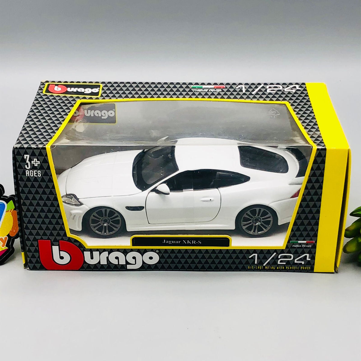 Bburago 1:24 Diecast Jaguar XKR-S Model Car