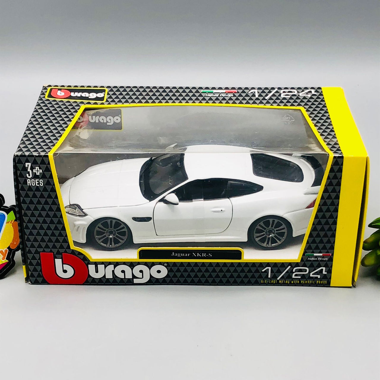 Bburago 1:24 Diecast Jaguar XKR-S Model Car
