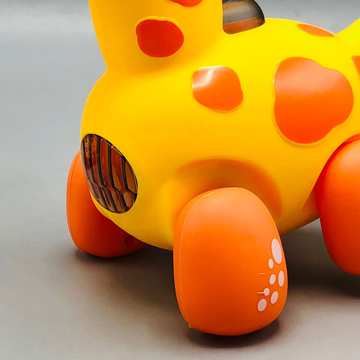 Electric Light & Sound Cute Pet Giraffe