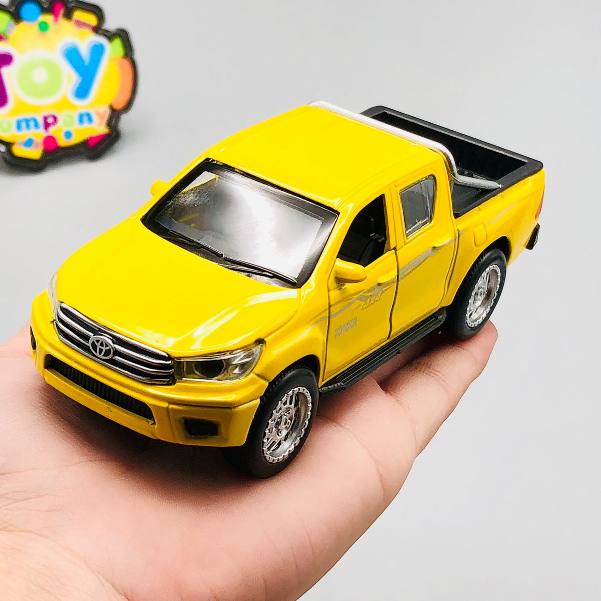 1:43 Diecast Toyota Hilux Revo 4x4
