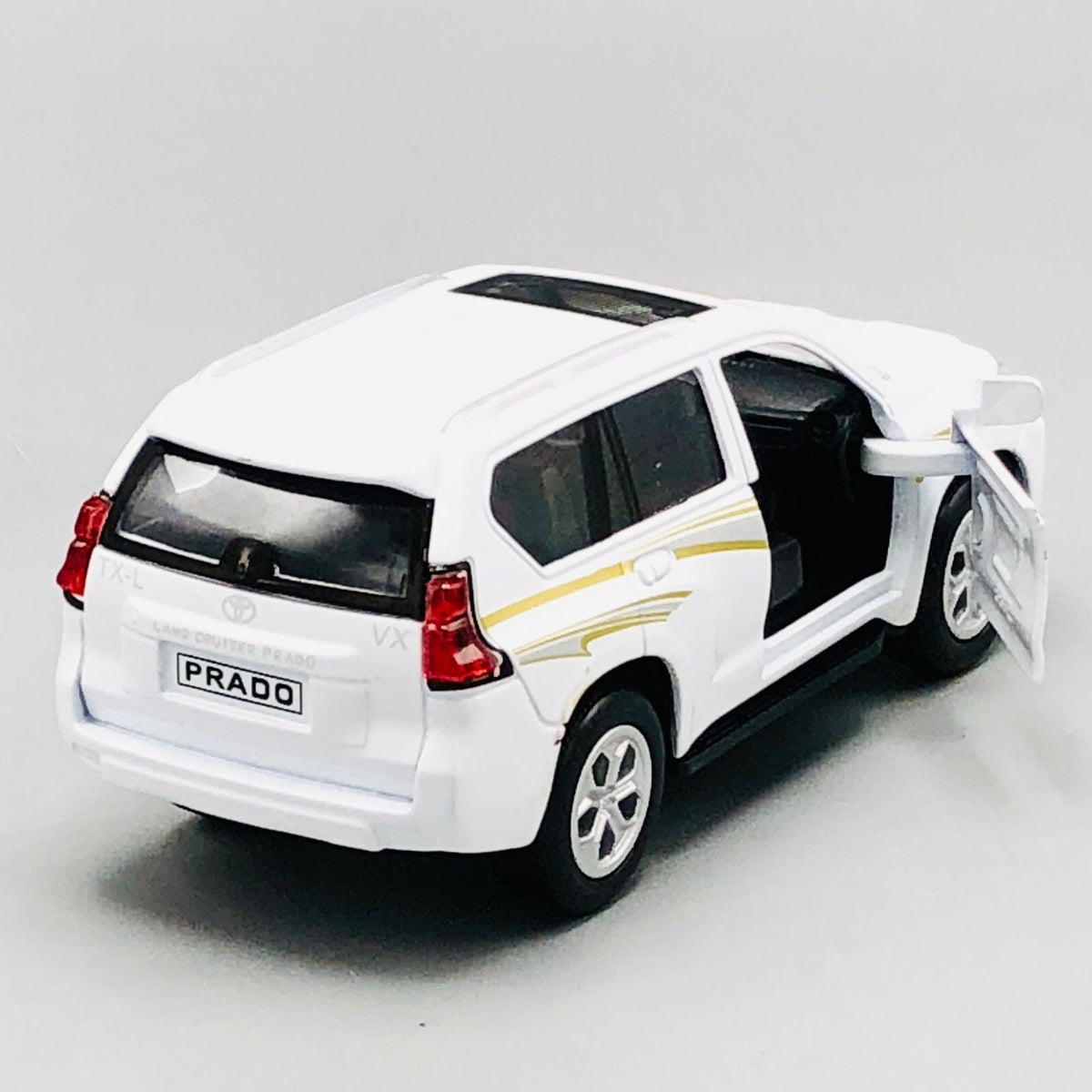 1:40 Diecast Land Cruiser Prado