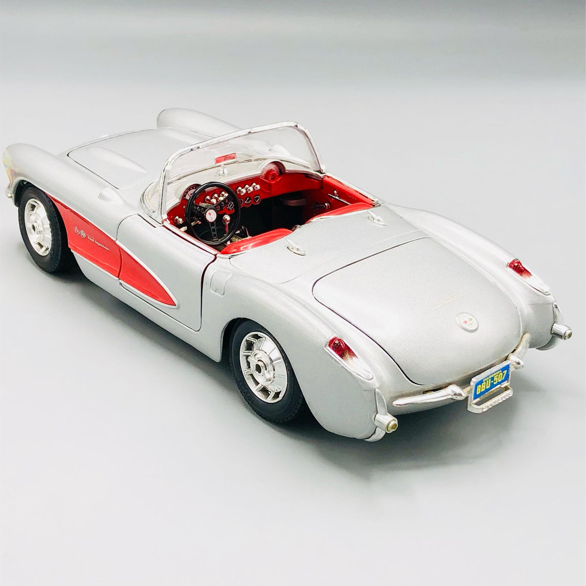 Bburago 1:18 Chevrolet Corvette 1957 - Without Box