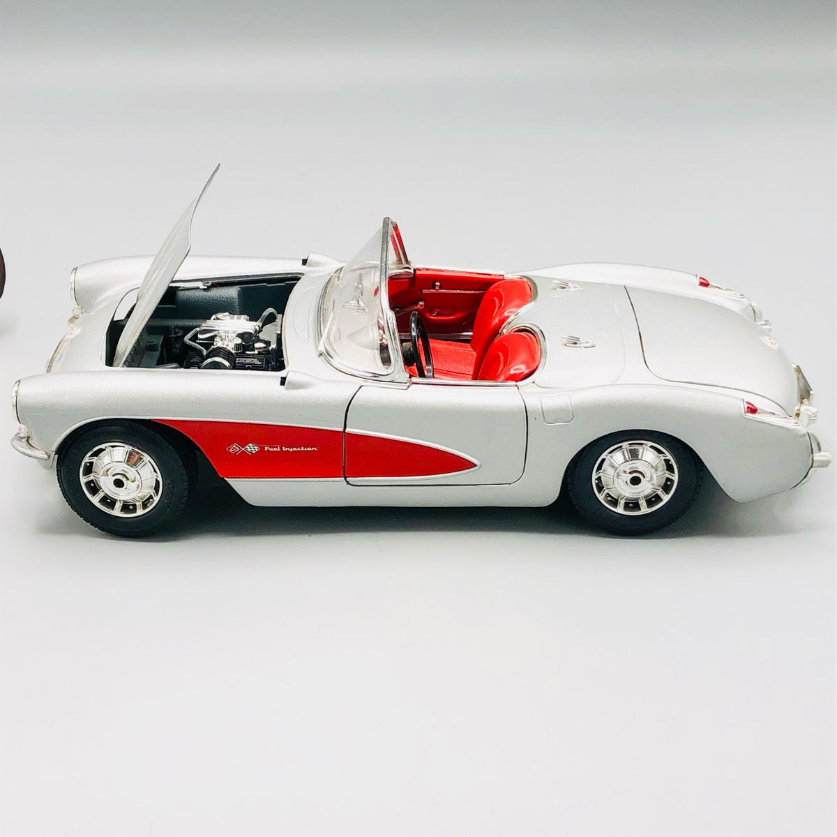Bburago 1:18 Chevrolet Corvette 1957 - Without Box