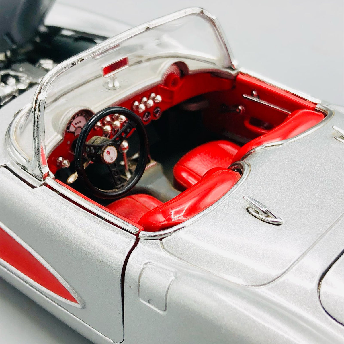 Bburago 1:18 Chevrolet Corvette 1957 - Without Box