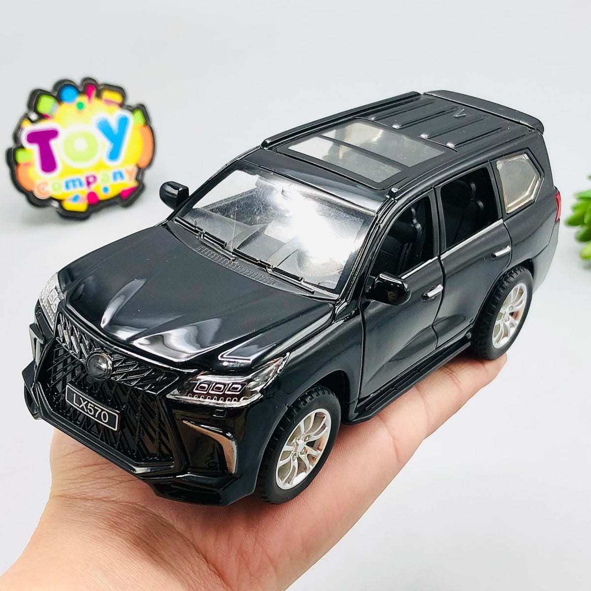1:28 Diecast Lexus LX570 Model Car