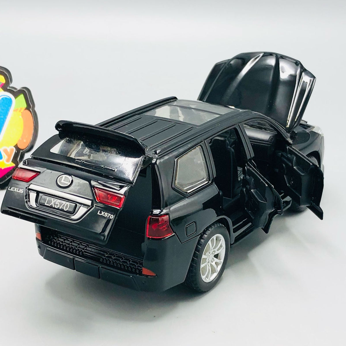 1:28 Diecast Lexus LX570 Model Car
