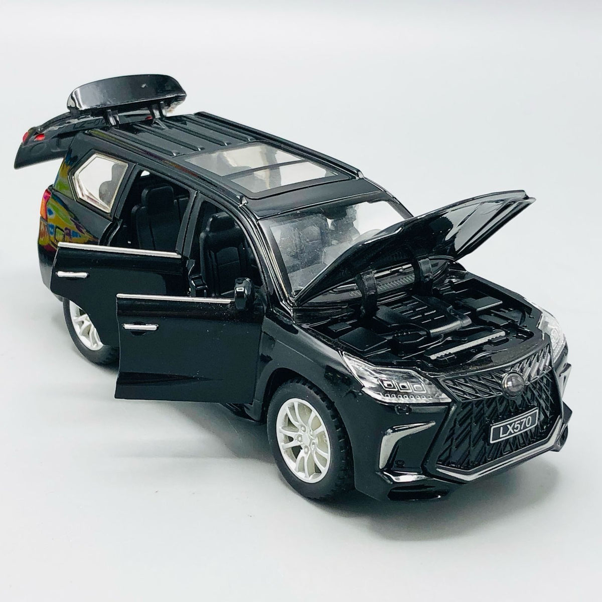 1:28 Diecast Lexus LX570 Model Car