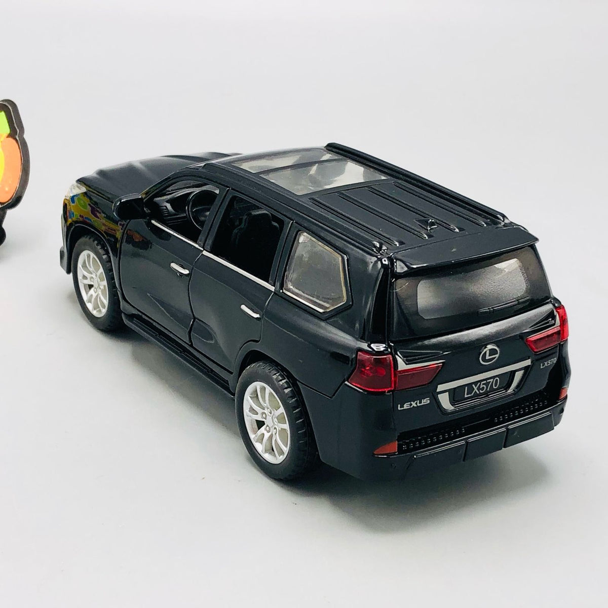 1:28 Diecast Lexus LX570 Model Car