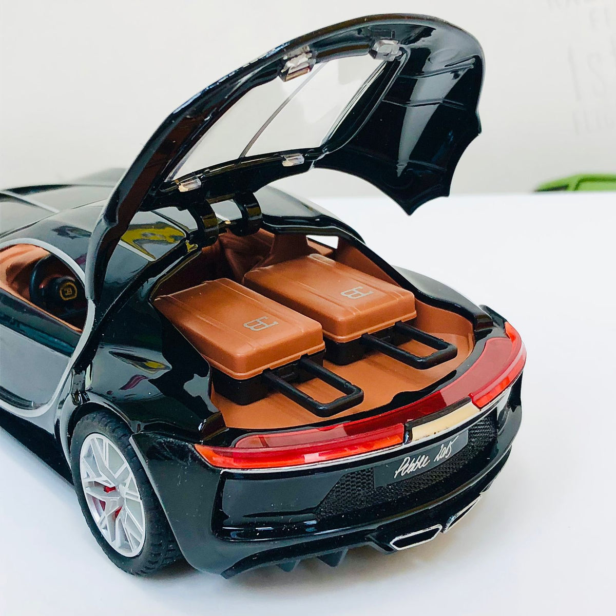 1:24 Diecast Bugatti Atlantic Chiron Model Car - Minor Fault