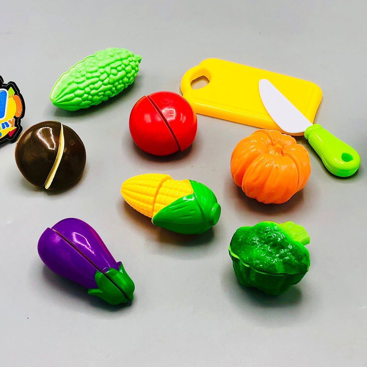 8Pcs Pretend Play Vegetable & Fruit Cutting Set Toy - Assortment