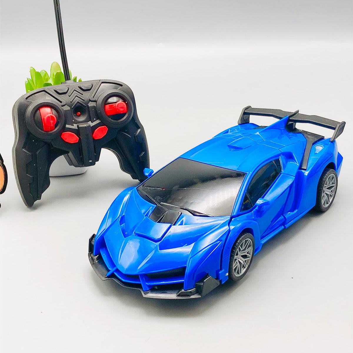 1:18 RC Deformation Dancing Robotic Car