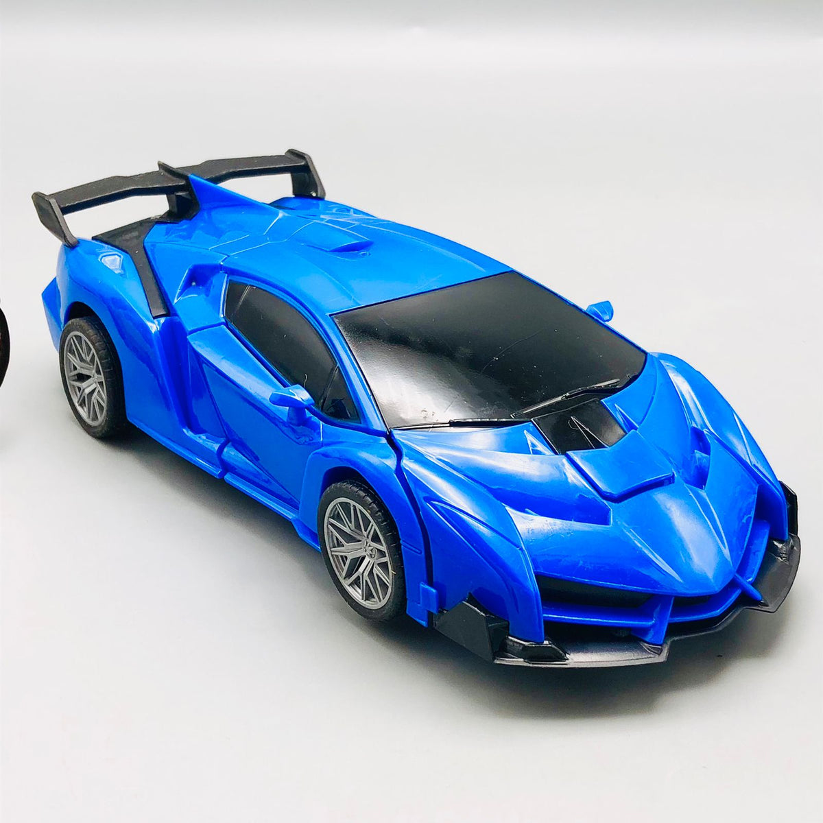 1:18 RC Deformation Dancing Robotic Car