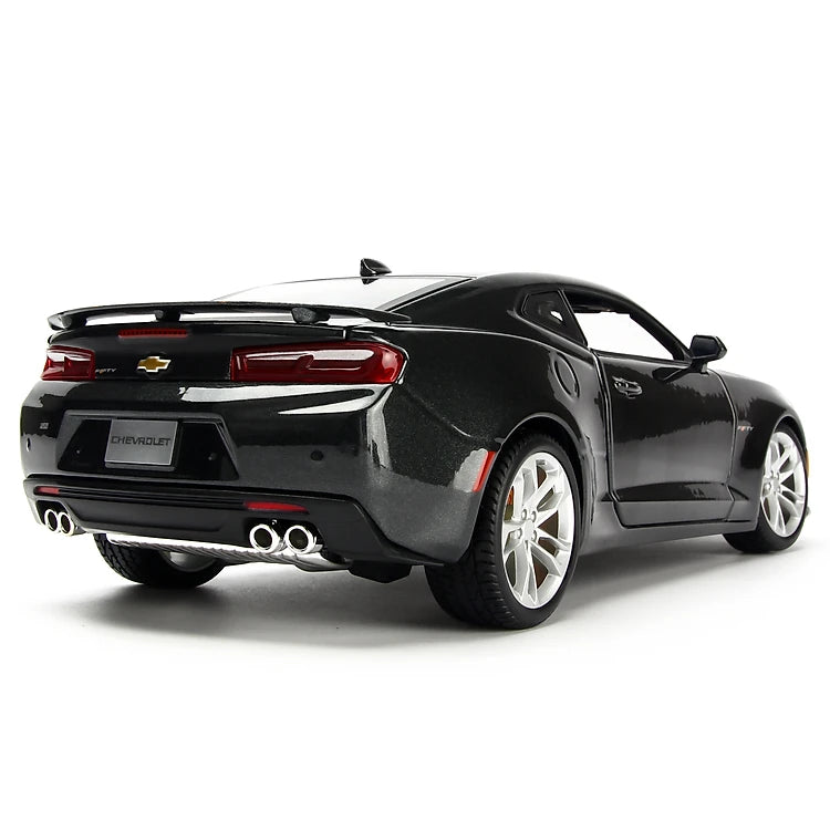 Maisto 1:18 Diecast Chevrolet Camaro 50th Anniversary 2017