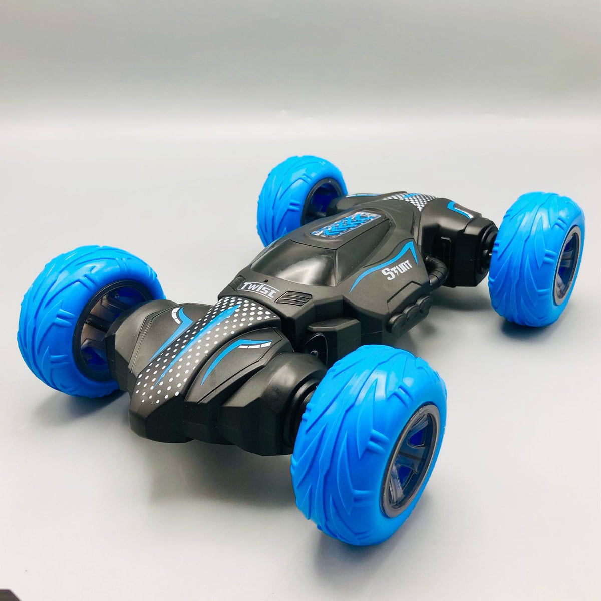 2.4GHz RC Wireless Action Stunt Car With Lights
