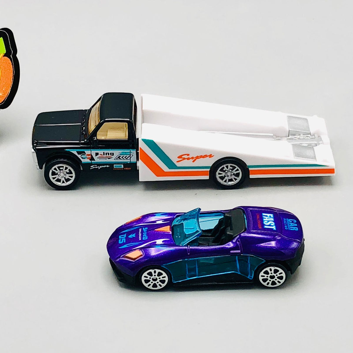 Hot Wheel Diecast Car With Trailer - 6Pcs