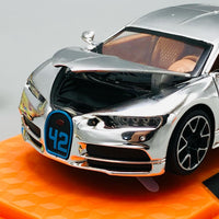 1:32 Diecast Bugatti Chiron With Acrylic Display Box - Glossy Silver