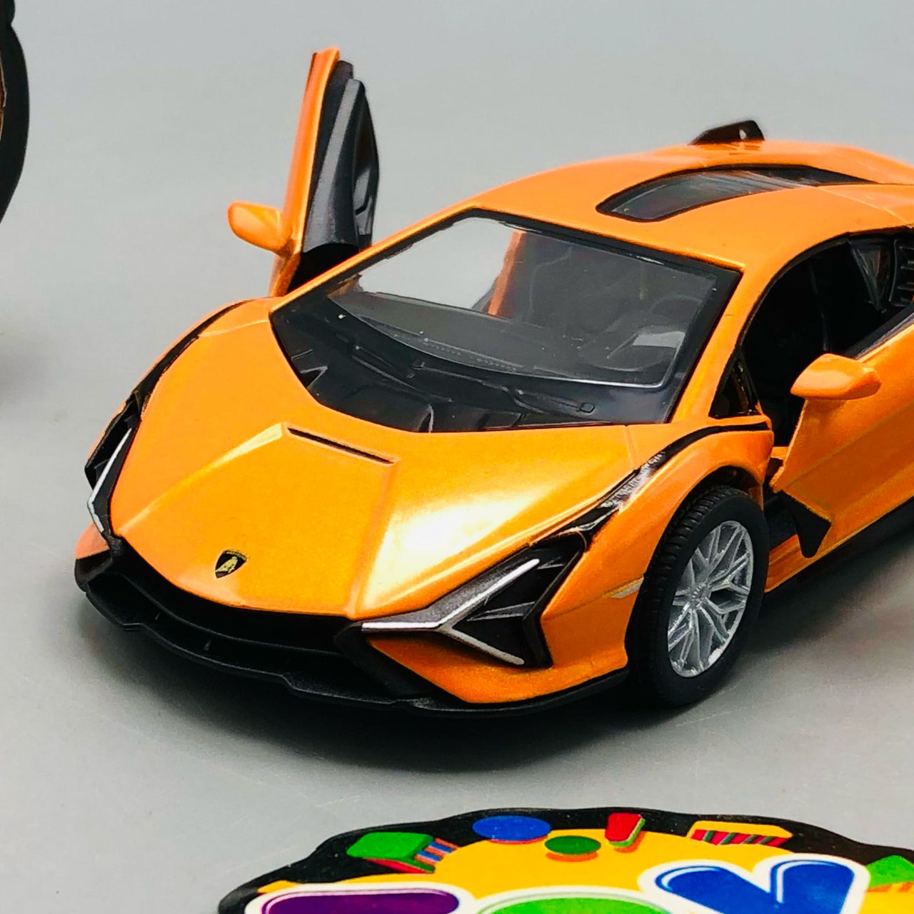 1:40 Kinsmart Lamborghini Sian FKP 37