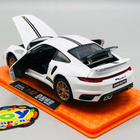 1:32 Diecast Porsche 911 Turbo S With Acrylic Display Box - White