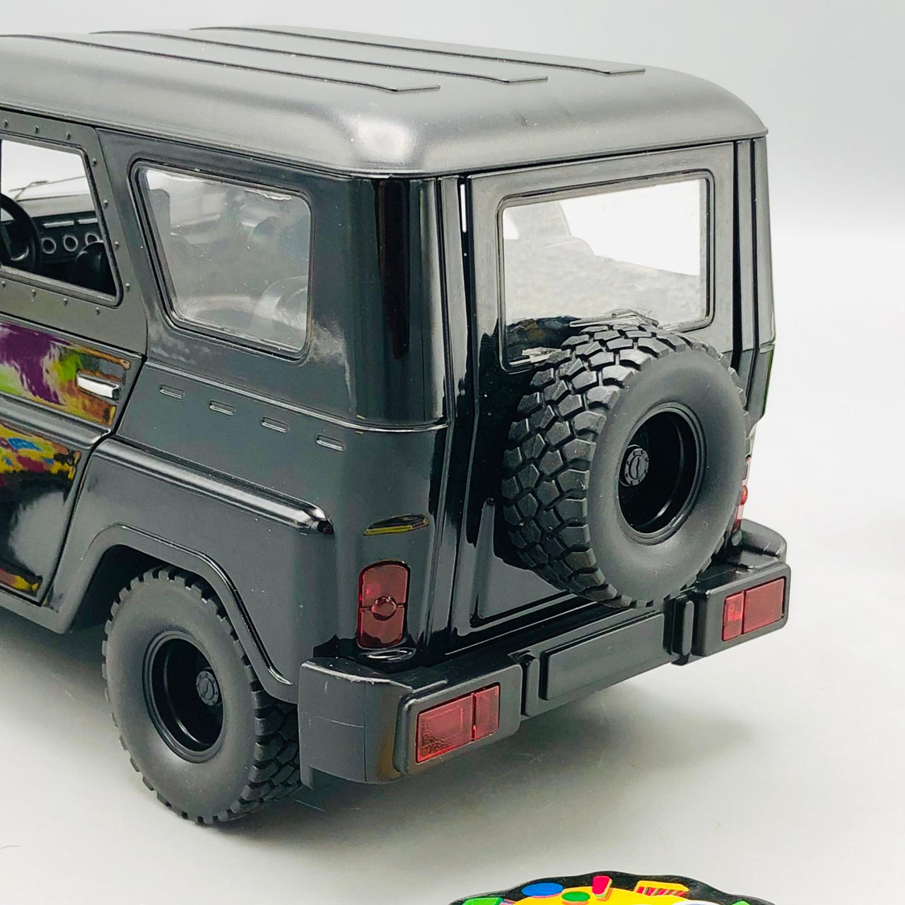 1:18 Diecast Russia UAZ Hunter SUV Model