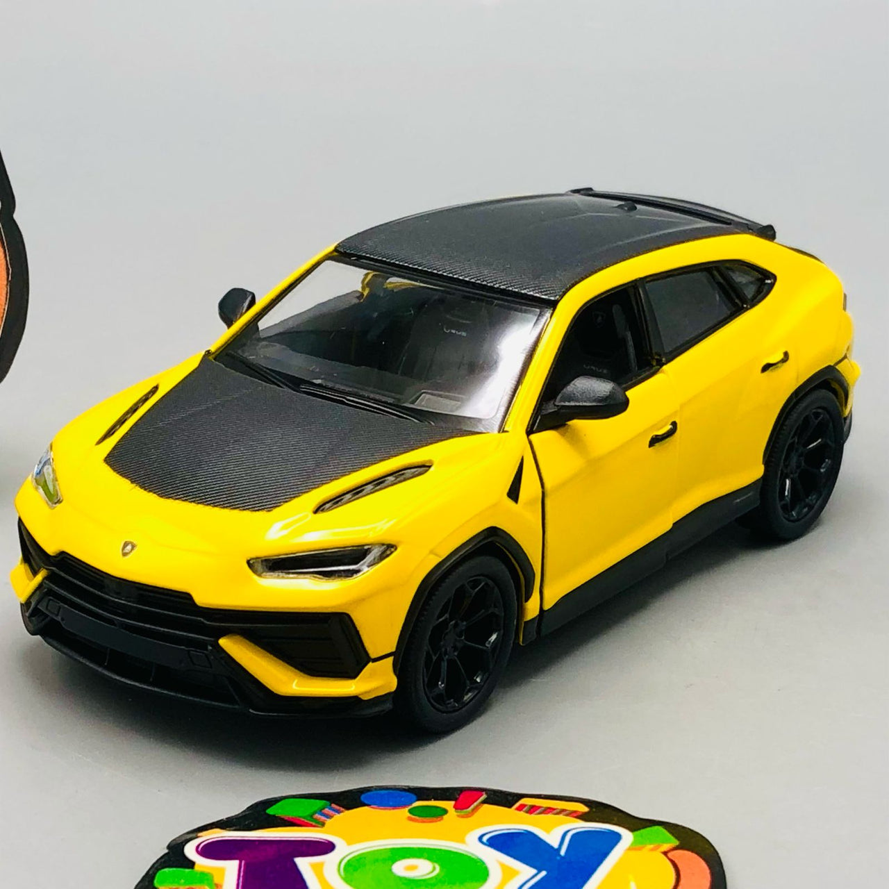 1:38 Kinsmart Lamborghini Urus Performante Model