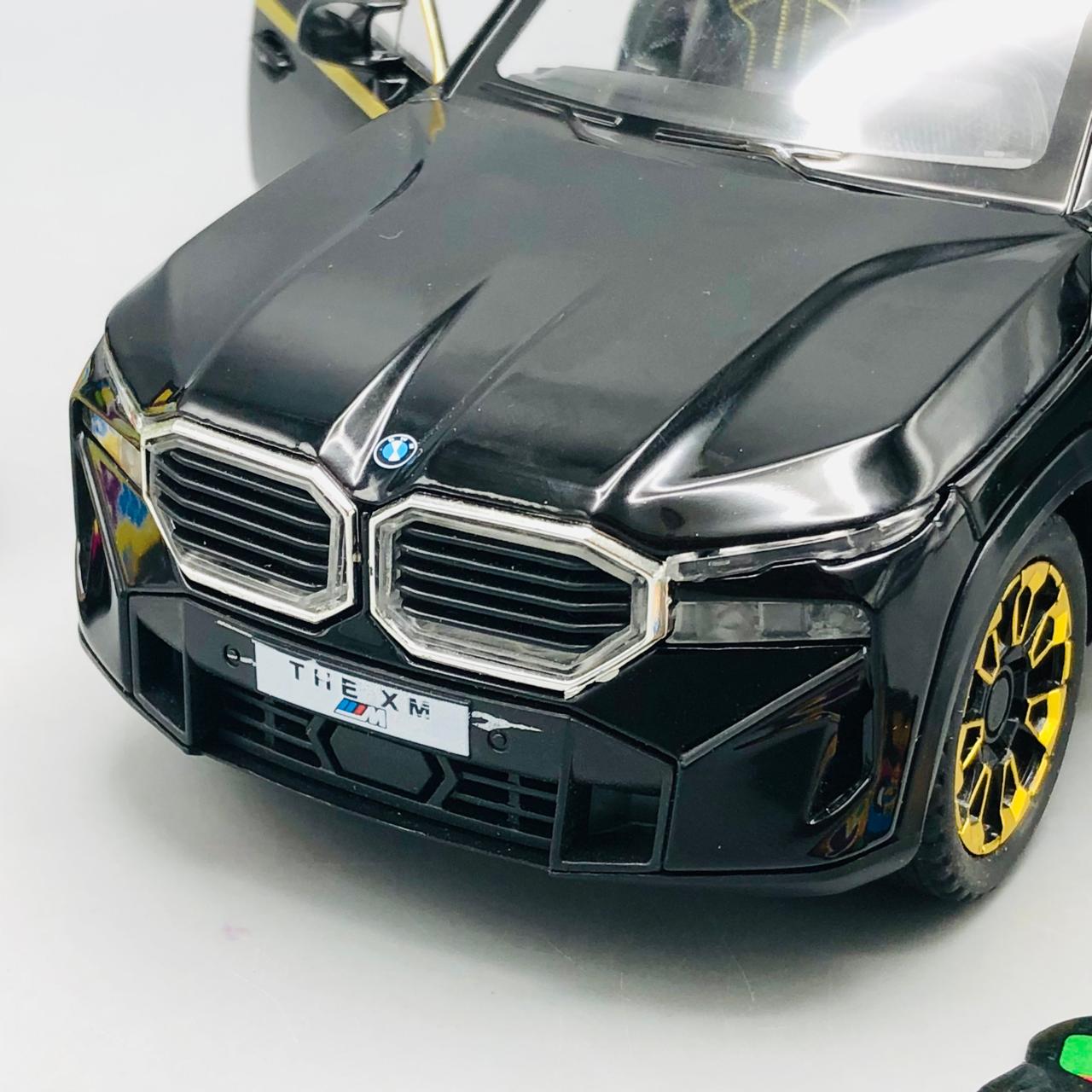 1:24 Diecast BMW XM Latest Model Car With Smoke
