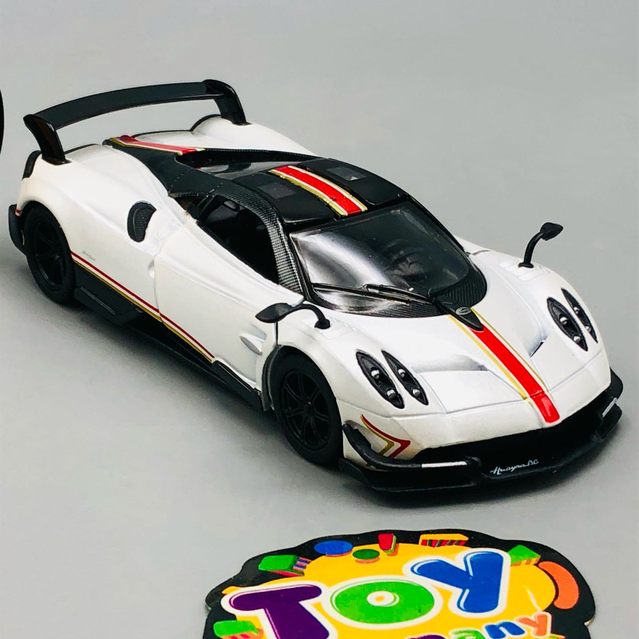 1:38 Kinsmart Pagani Huayra BC Livery Edition