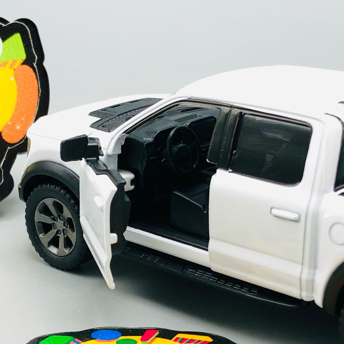 1:46 Kinsmart 2022 Ford Raptor F-150 Model