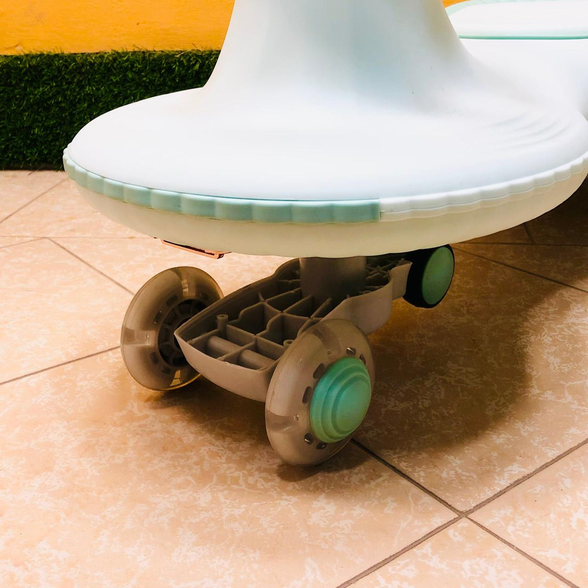 Kids Ride-on Staking Twist Car "Auto Walker" - Green