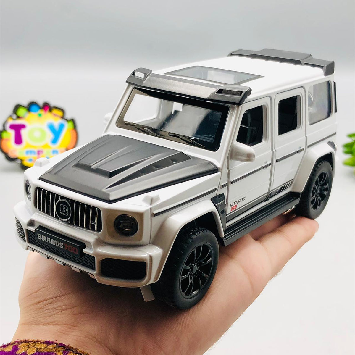 1:32 Diecast BRABUS 700 Model