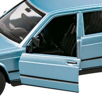 Bburago 1:24 Diecast Mercedes Benz 190E - Blue