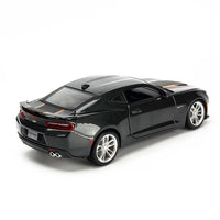 Maisto 1:18 Diecast Chevrolet Camaro 50th Anniversary 2017