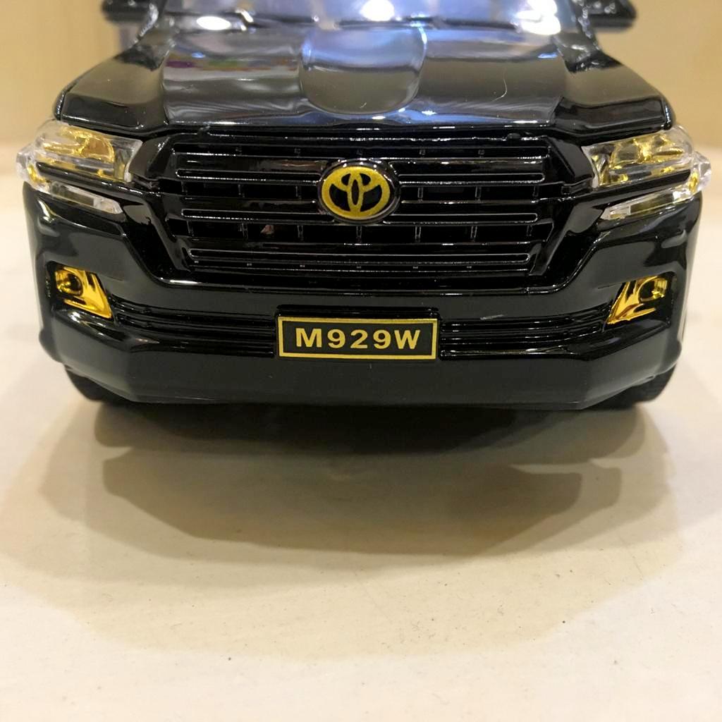 1:24 Scale Die-Cast V8 Land Cruiser - Facelift