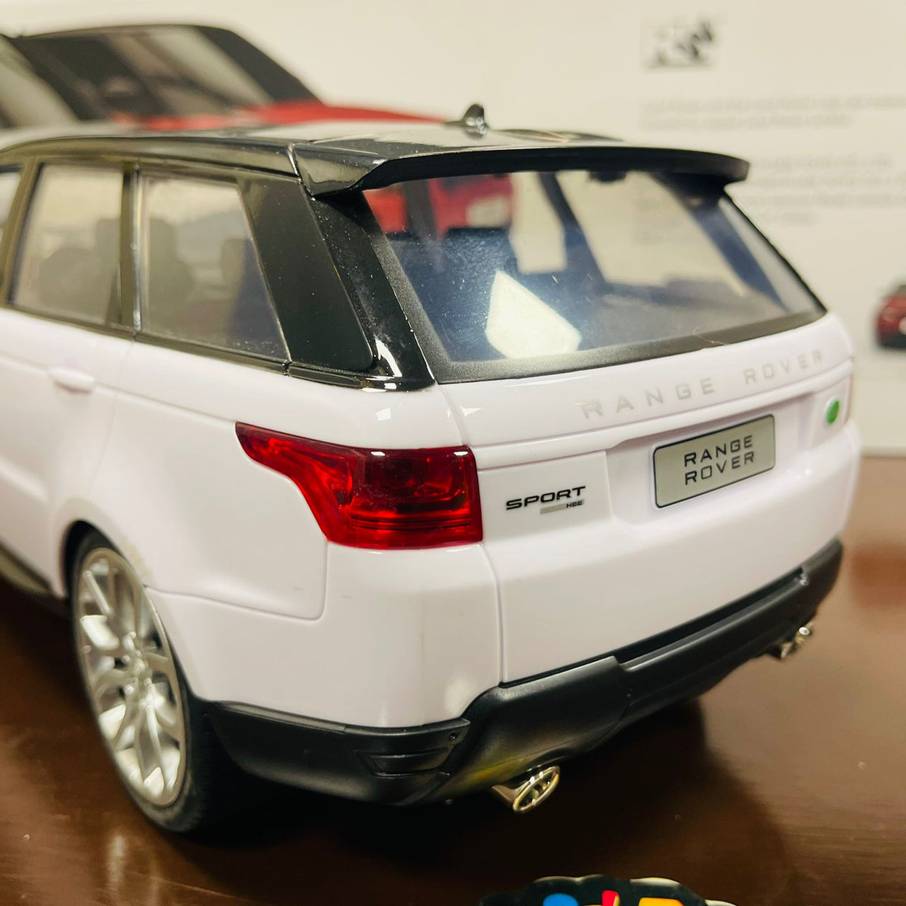 2.4GHz 1:14 RC Range Rover Sports Model