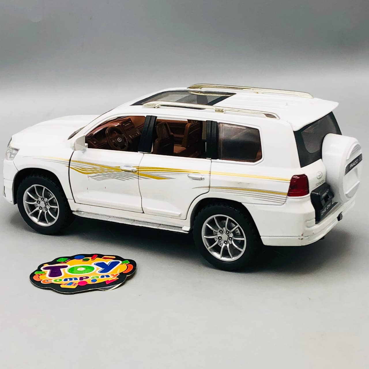 1:24 Diecast Land Cruiser Prado Model Car - Minor Fault