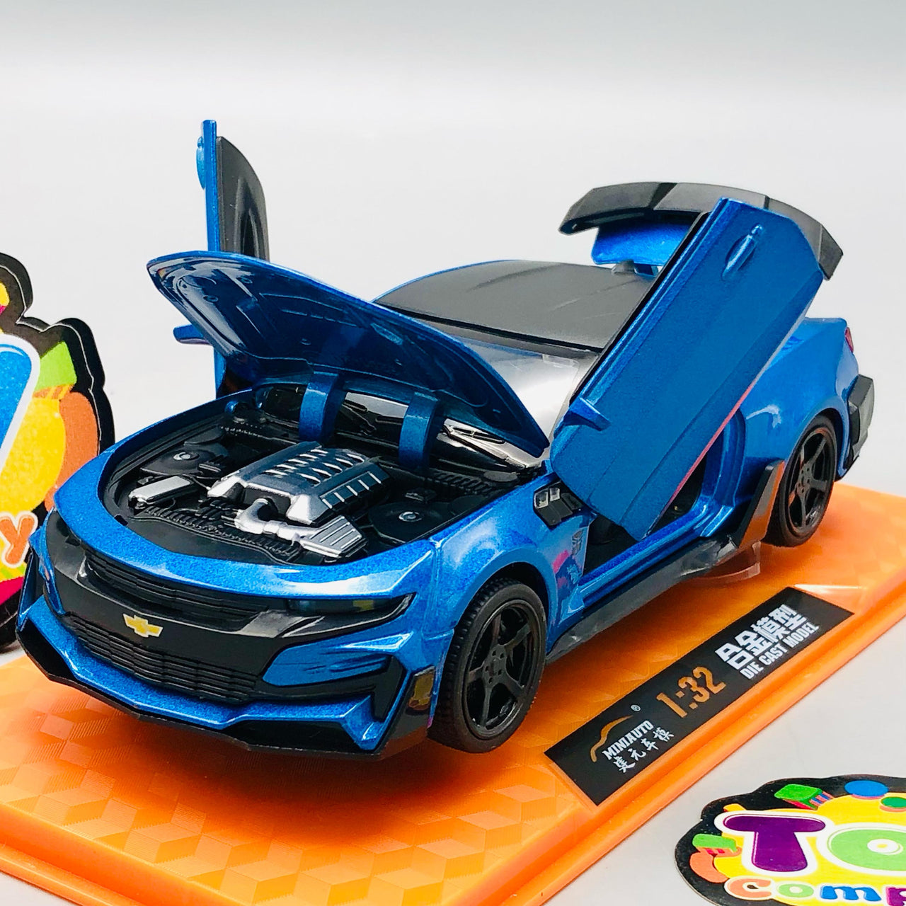 1:32 Diecast Chevrolet Camaro With Acrylic Display Box - Blue