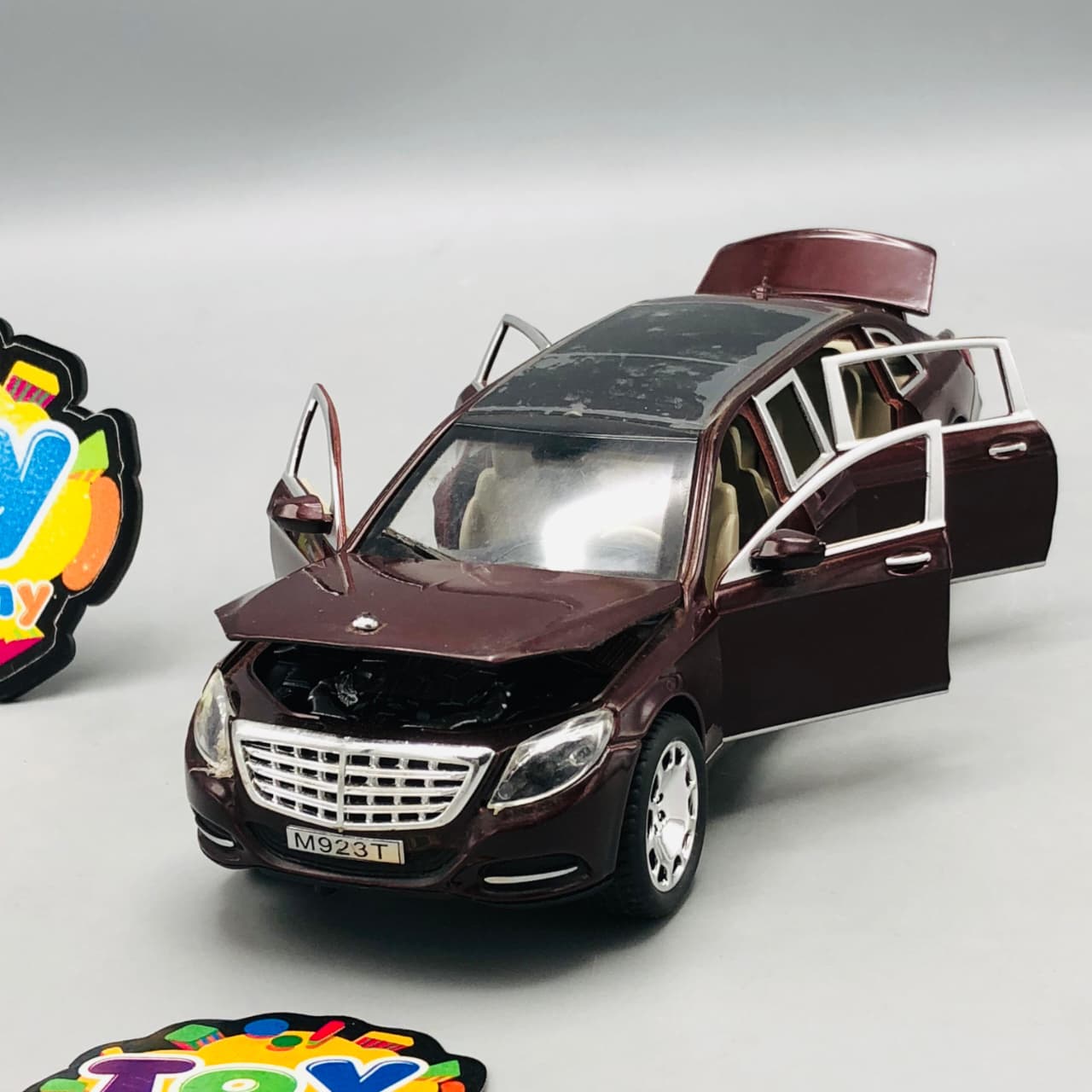 1:24 Diecast Mercedes Limousine Model Car Maroon - Minor Fault