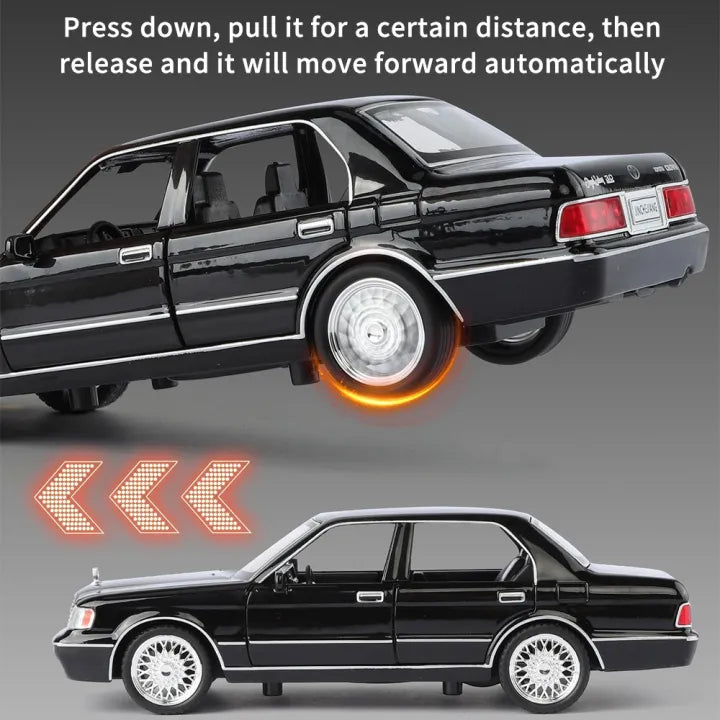 1:32 Diecast Toyota Crown Car Model