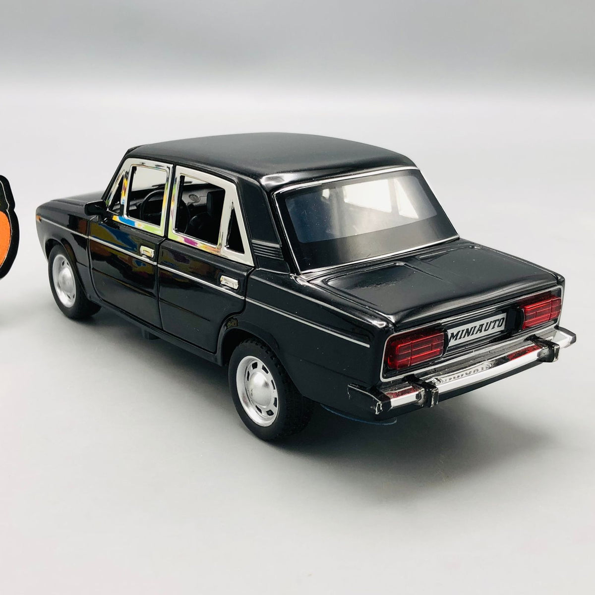 1:24 Scale Vintage Diecast Russian LADA - Minor Fault