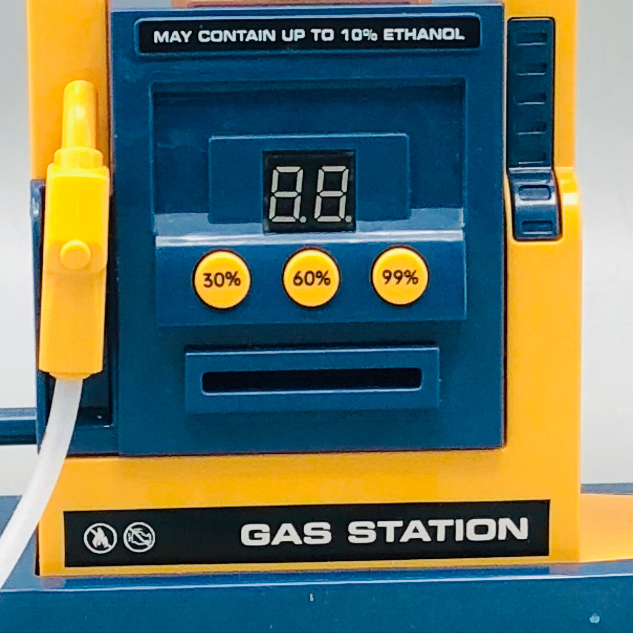 2.4GHz RC Electric Crazon Smoke Car With Petrol Station