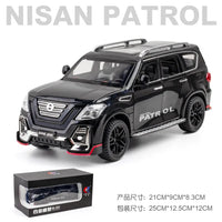 1:24 Diecast Nissan Patrol SUV Model Car With Smoke
