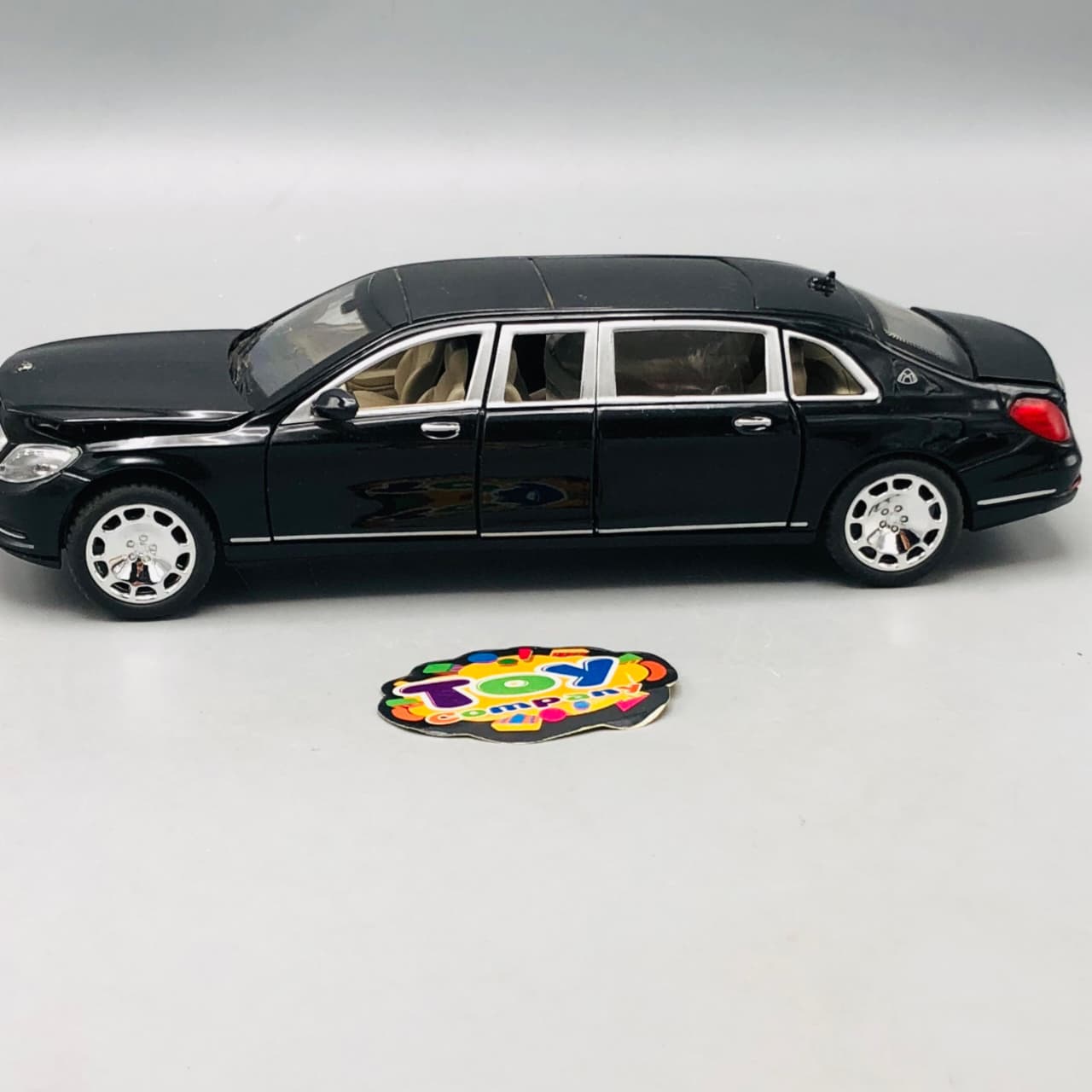1:24 Diecast Mercedes Limousine Model Car Black - Minor Fault