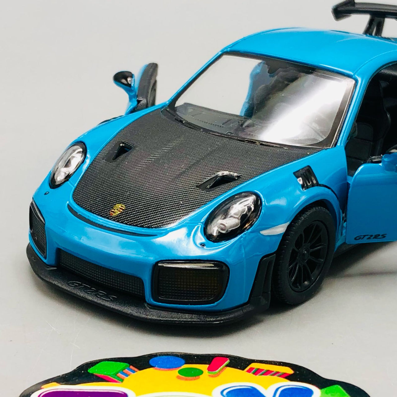 1:36 Kinsmart Porsche 911 GT2 RS