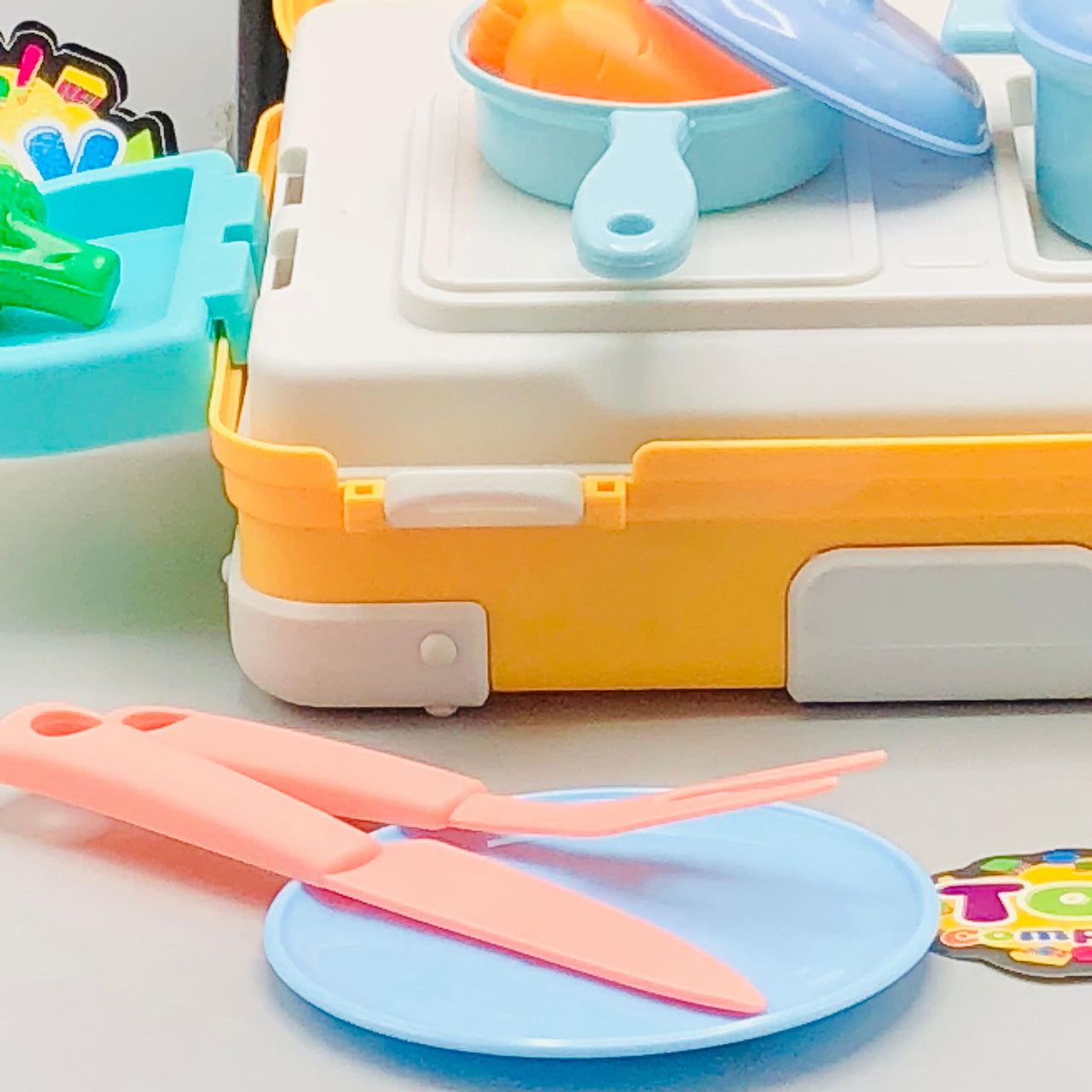 24Pcs Kids Pretend Play Kitchen Suitcase