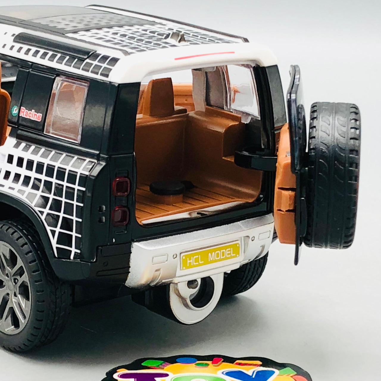 1:22 RC Diecast Wilderness Defender Model Car With Smoke