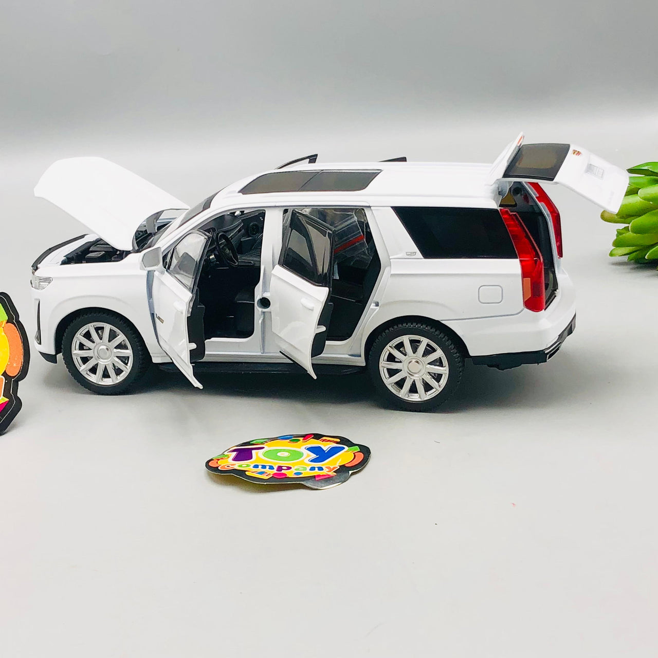 1:24 Diecast Cadillac Escalade 600 Simulation Model