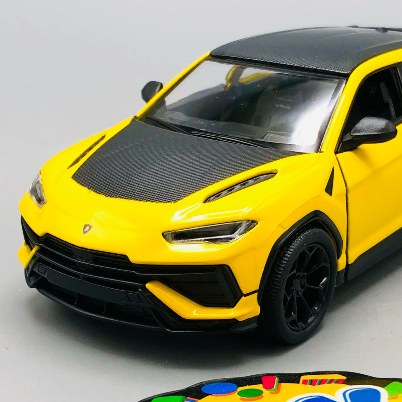 1:38 Kinsmart Lamborghini Urus Performante Model