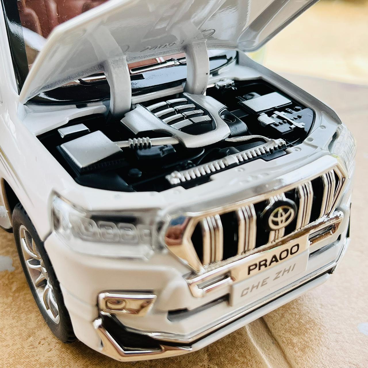 Diecast 1:24 Scale Land Cruiser Prado TX