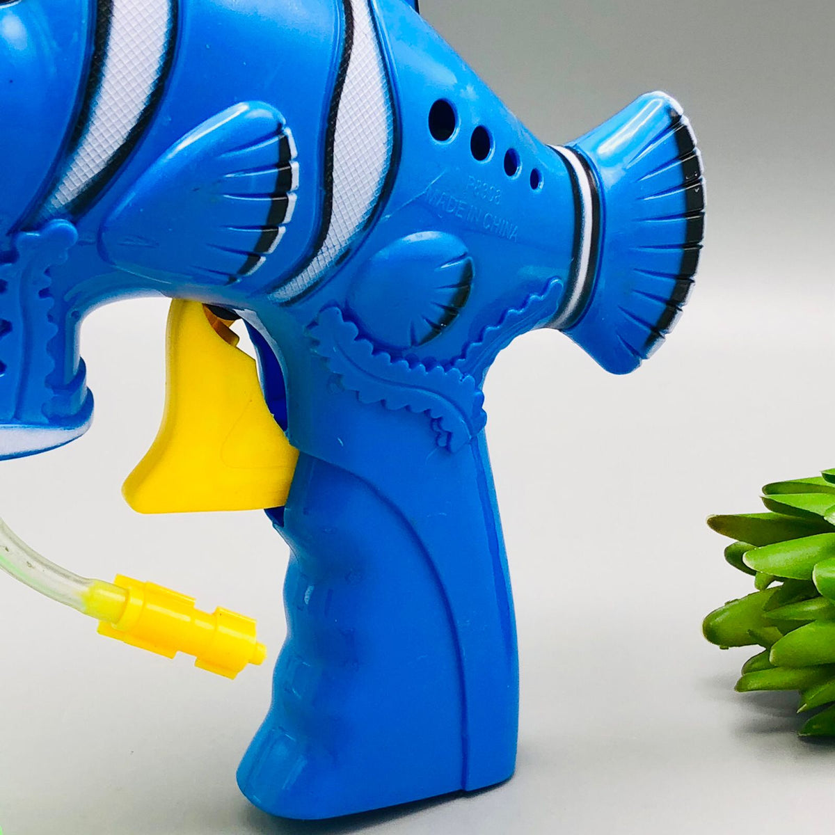 Clown Fish Bubble Gun With Flashing Lights