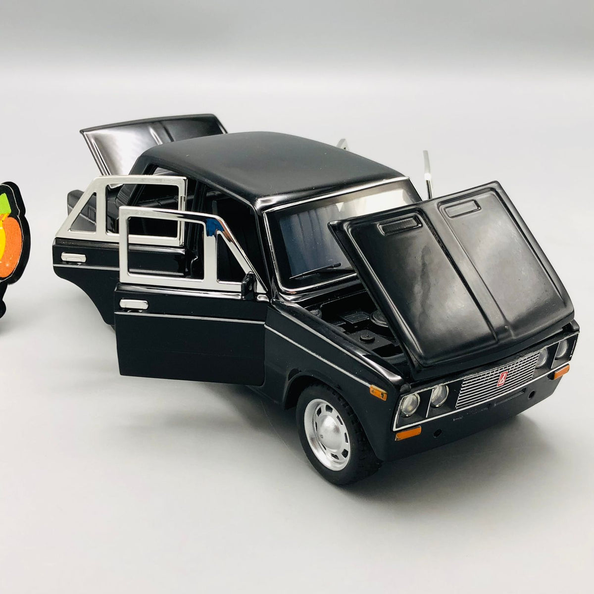 1:24 Scale Vintage Diecast Russian LADA - Minor Fault