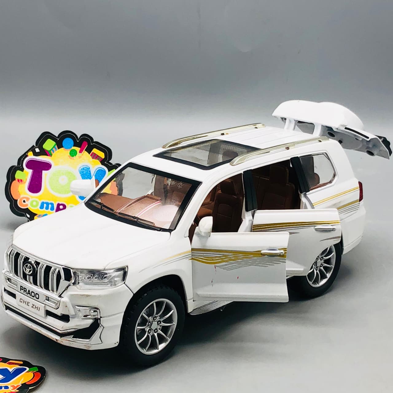 1:24 Diecast Land Cruiser Prado Model Car - Minor Fault